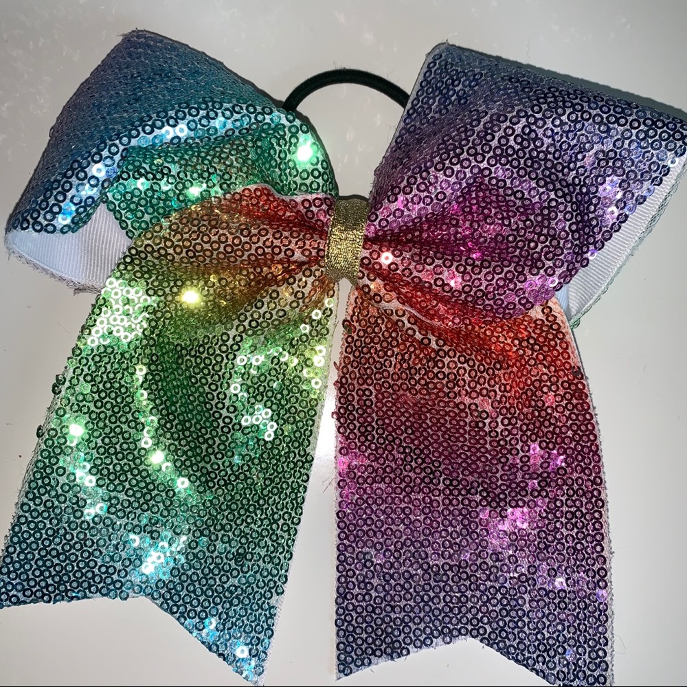 ⭐️2 large Cheer bows⭐️ New, never used 🎀